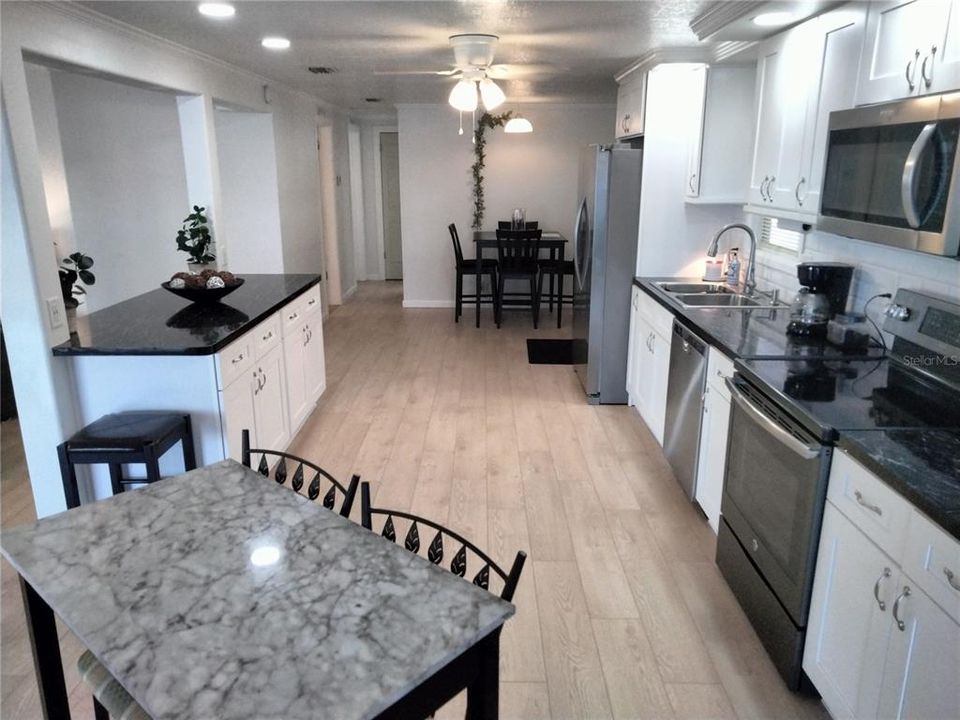 For Sale: $225,000 (2 beds, 2 baths, 1152 Square Feet)