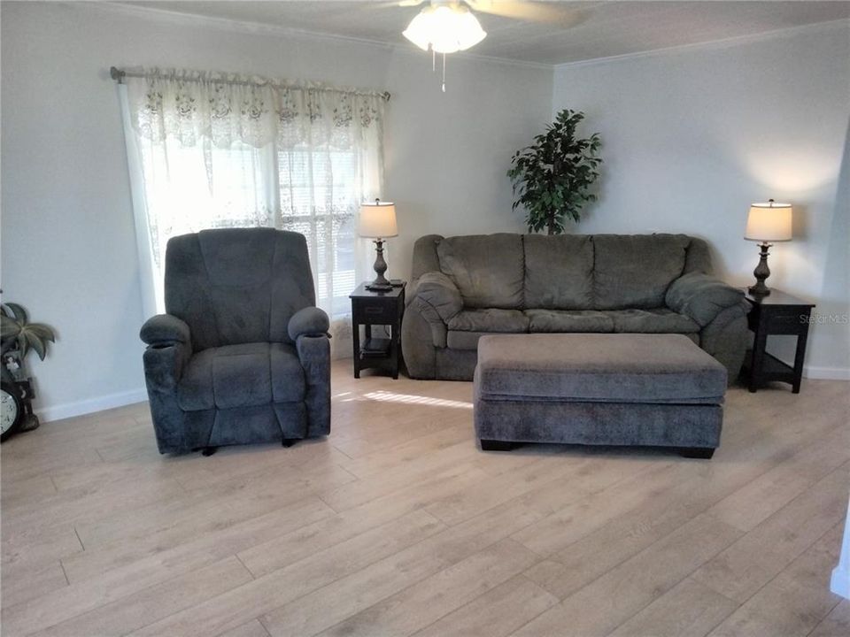 For Sale: $225,000 (2 beds, 2 baths, 1152 Square Feet)