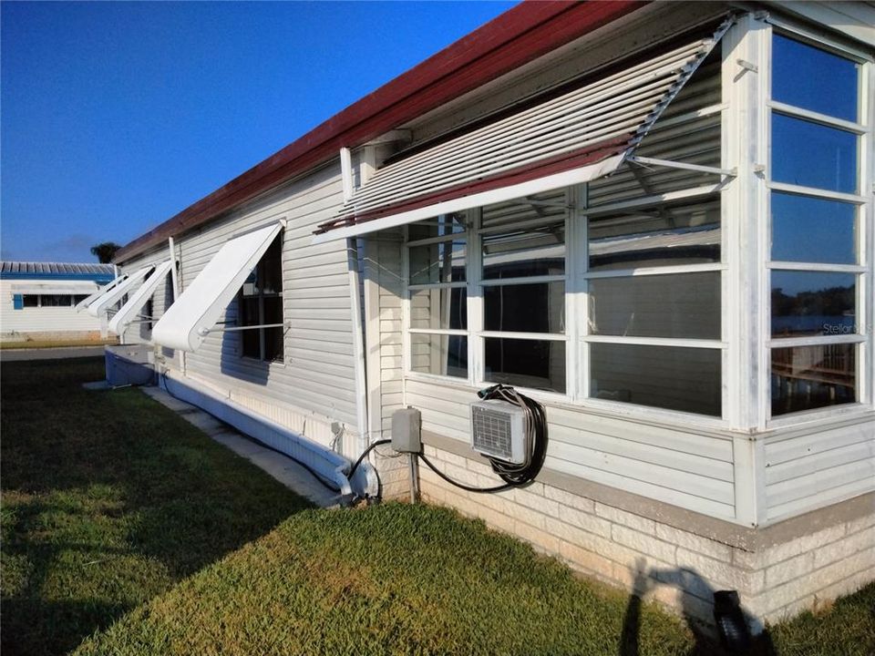 For Sale: $225,000 (2 beds, 2 baths, 1152 Square Feet)