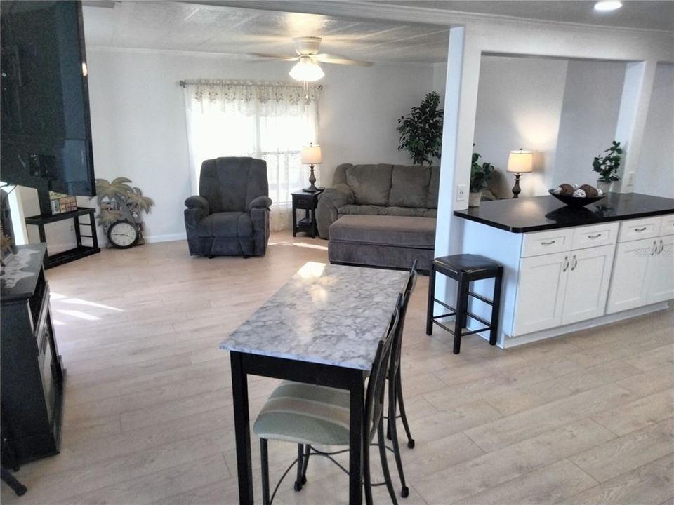 For Sale: $225,000 (2 beds, 2 baths, 1152 Square Feet)