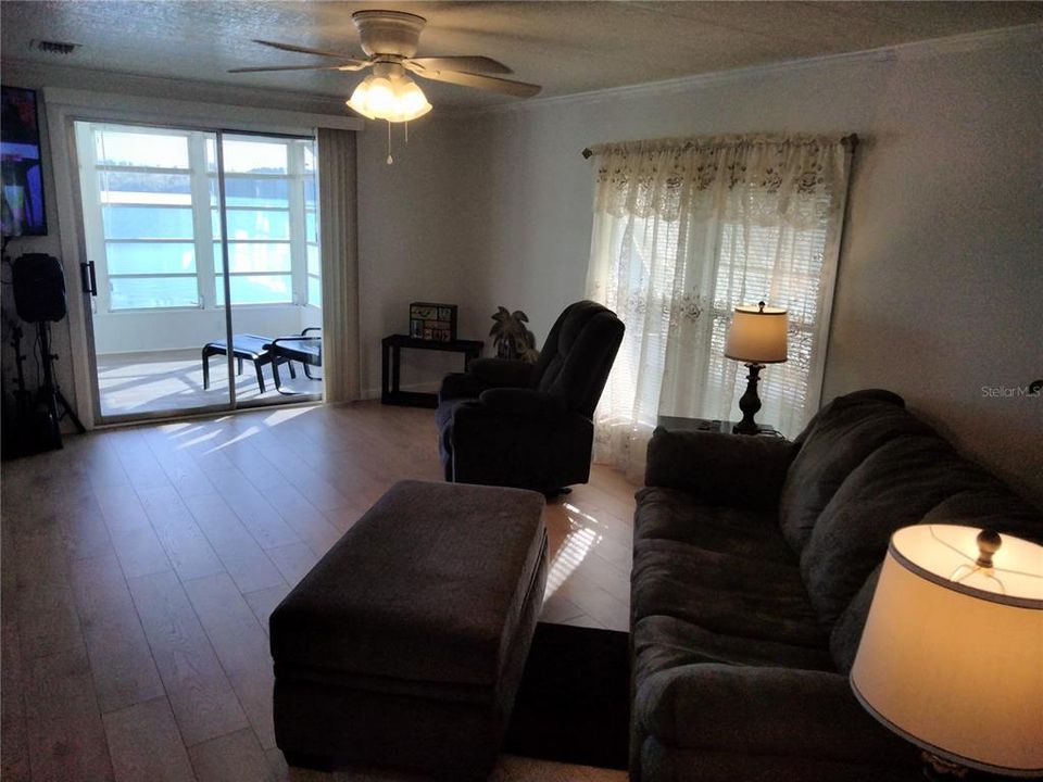 For Sale: $225,000 (2 beds, 2 baths, 1152 Square Feet)