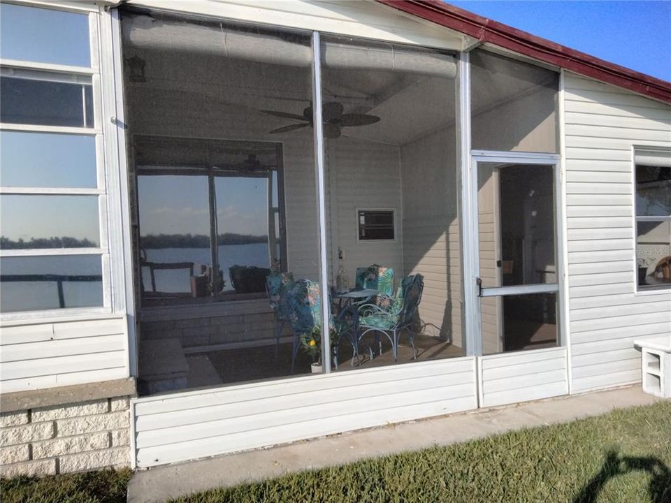 For Sale: $225,000 (2 beds, 2 baths, 1152 Square Feet)