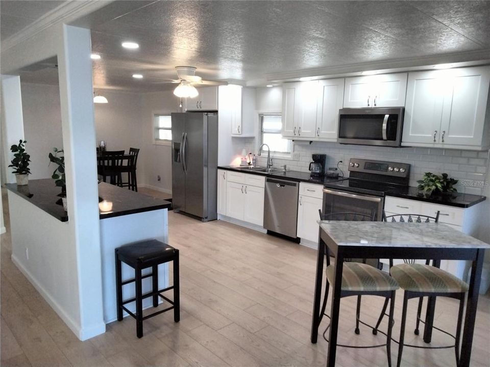 For Sale: $225,000 (2 beds, 2 baths, 1152 Square Feet)