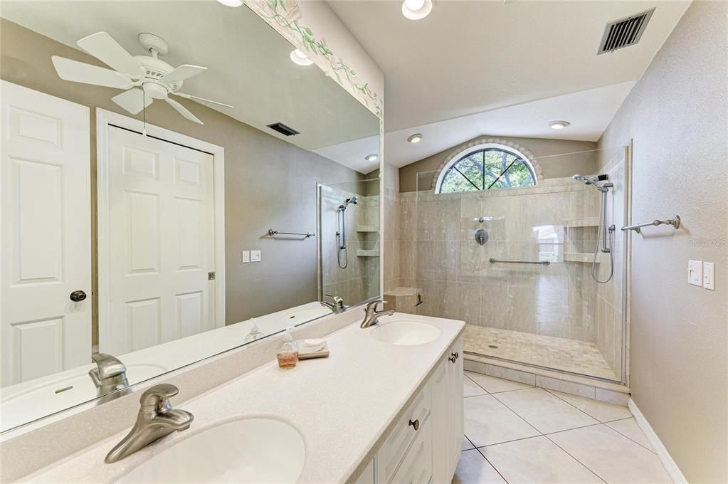 待售: $269,700 (3 贝兹, 2 浴室, 1695 平方英尺)