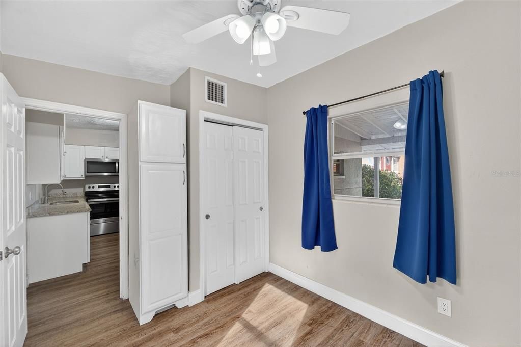 待售: $239,900 (3 贝兹, 1 浴室, 992 平方英尺)