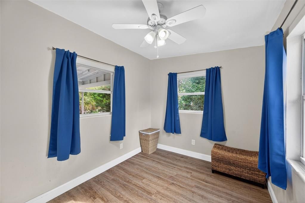 待售: $239,900 (3 贝兹, 1 浴室, 992 平方英尺)