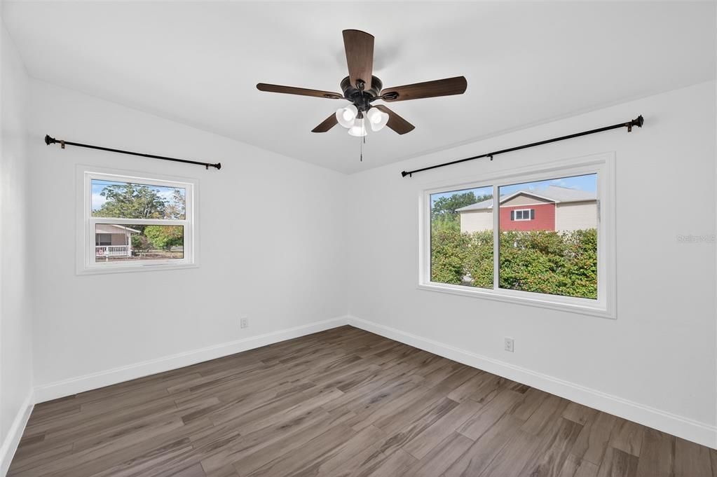 待售: $239,900 (3 贝兹, 1 浴室, 992 平方英尺)