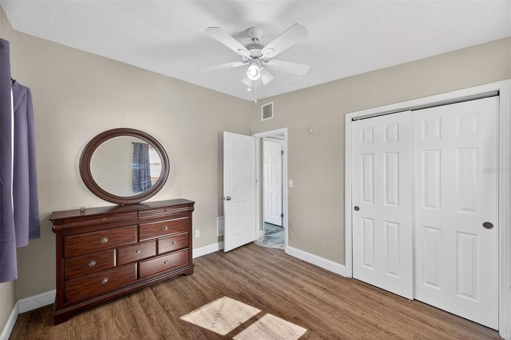 待售: $239,900 (3 贝兹, 1 浴室, 992 平方英尺)