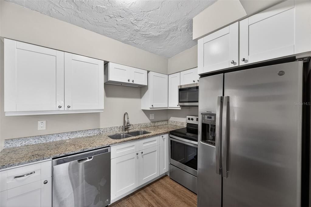 待售: $239,900 (3 贝兹, 1 浴室, 992 平方英尺)