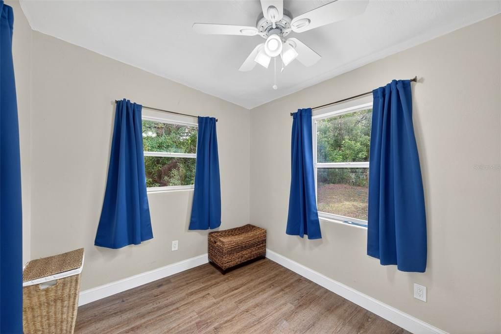 待售: $239,900 (3 贝兹, 1 浴室, 992 平方英尺)