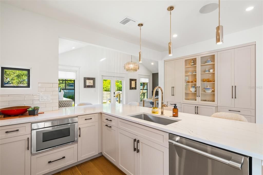 For Sale: $1,049,000 (3 beds, 2 baths, 2283 Square Feet)