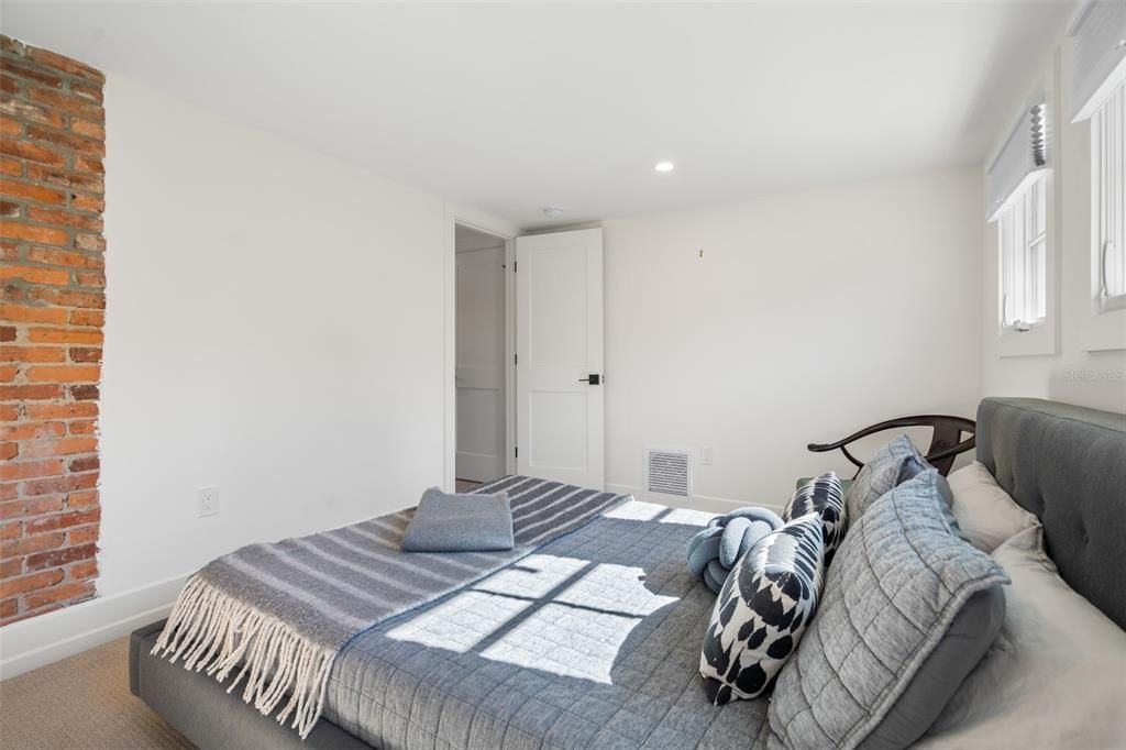 For Sale: $1,049,000 (3 beds, 2 baths, 2283 Square Feet)