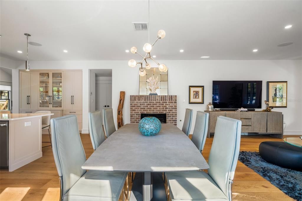 For Sale: $1,049,000 (3 beds, 2 baths, 2283 Square Feet)