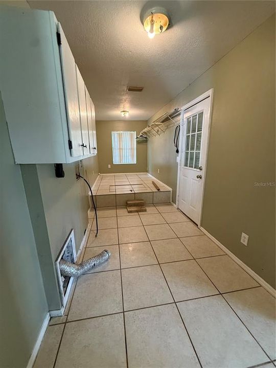 For Sale: $232,000 (3 beds, 2 baths, 1469 Square Feet)