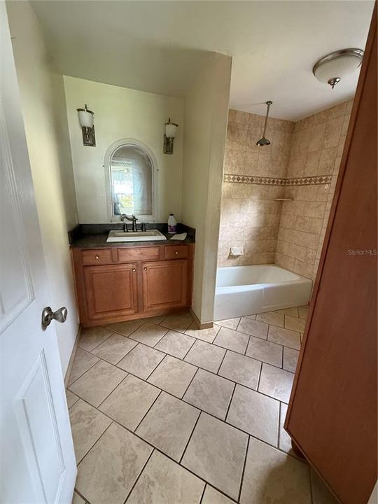 For Sale: $232,000 (3 beds, 2 baths, 1469 Square Feet)