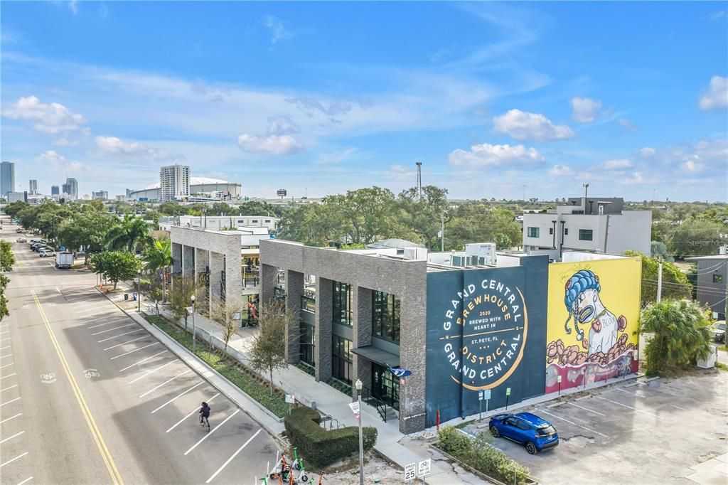 For Sale: $584,000 (3 beds, 1 baths, 1239 Square Feet)