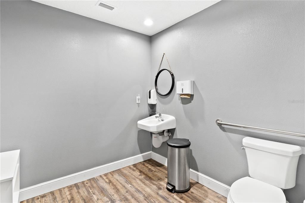 En Venta: $399,000 (0 camas, 0 baños, 1560 Pies cuadrados)