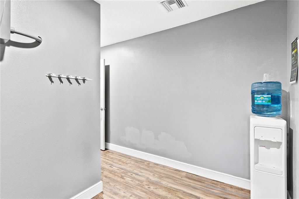 En Venta: $399,000 (0 camas, 0 baños, 1560 Pies cuadrados)