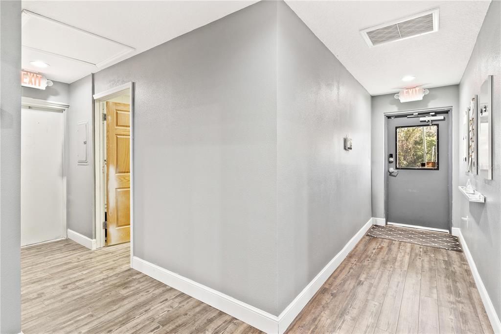 En Venta: $399,000 (0 camas, 0 baños, 1560 Pies cuadrados)