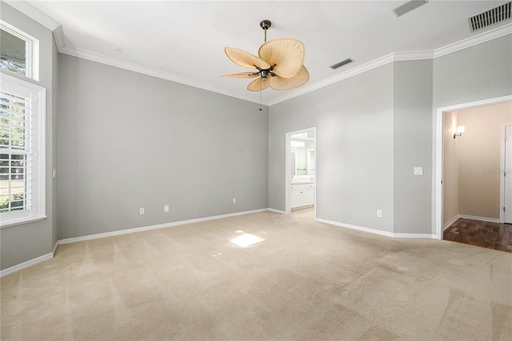 For Sale: $679,900 (4 beds, 2 baths, 2810 Square Feet)