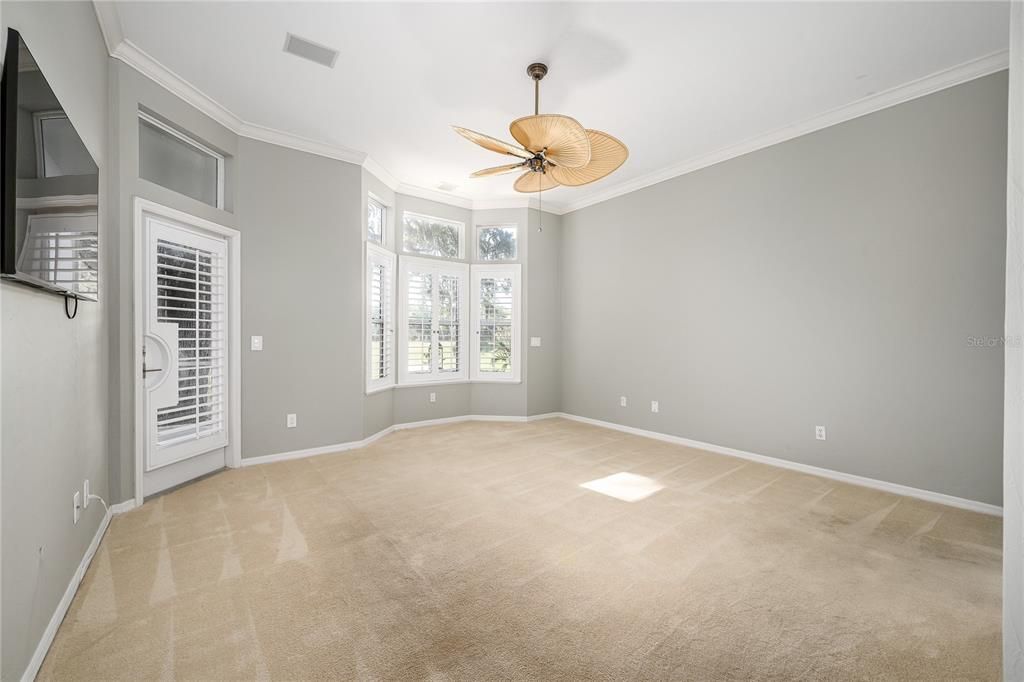 For Sale: $679,900 (4 beds, 2 baths, 2810 Square Feet)