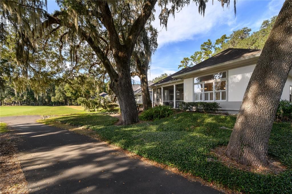 For Sale: $679,900 (4 beds, 2 baths, 2810 Square Feet)