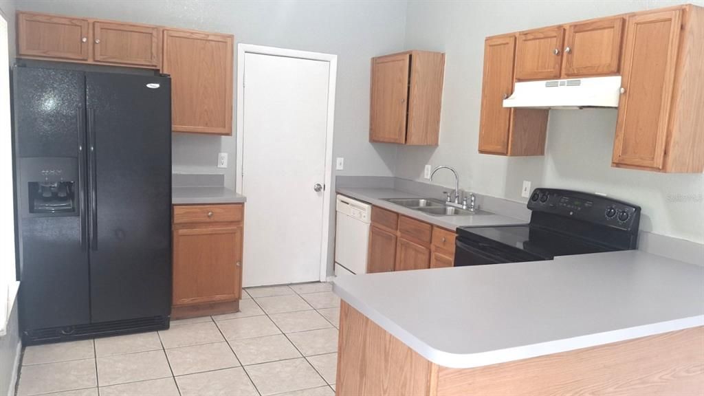 В аренду: $1,970 (4 спален, 2 ванн, 1456 Квадратных фут)