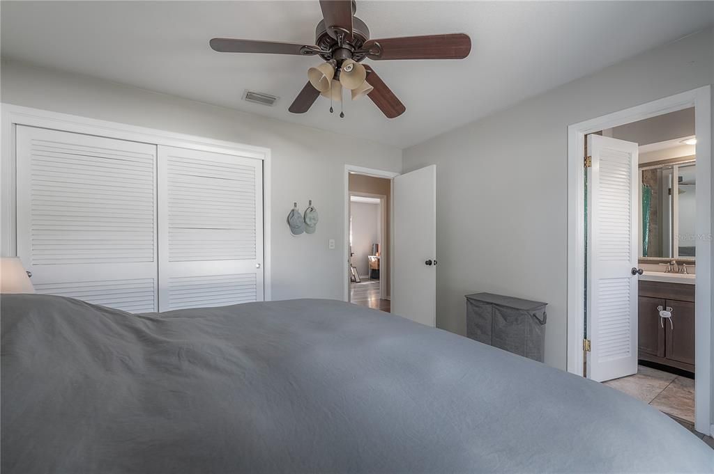 В аренду: $3,350 (3 спален, 2 ванн, 1390 Квадратных фут)