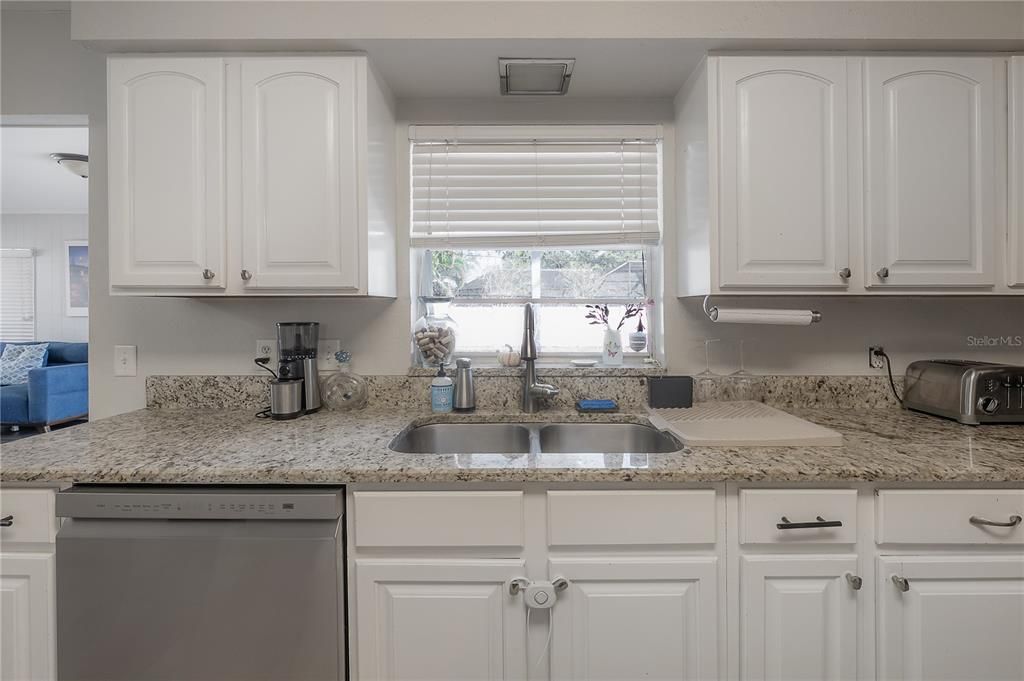 В аренду: $3,350 (3 спален, 2 ванн, 1390 Квадратных фут)