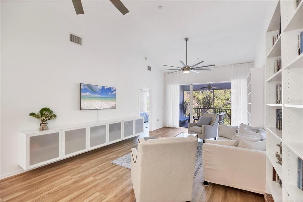 For Sale: $280,000 (2 beds, 2 baths, 1431 Square Feet)