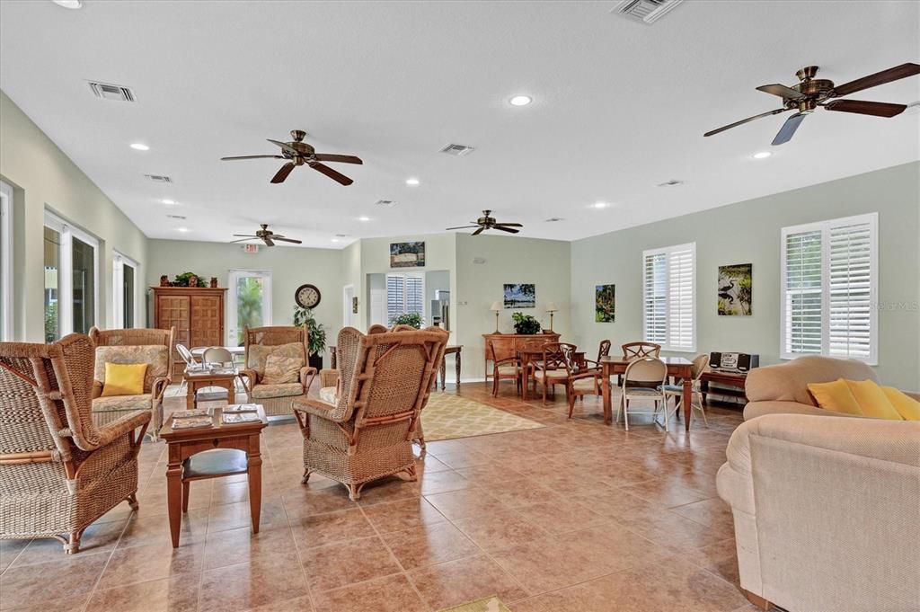 For Sale: $280,000 (2 beds, 2 baths, 1431 Square Feet)