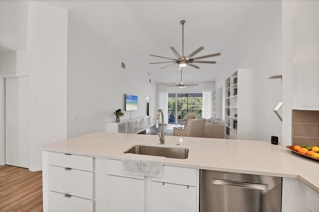 For Sale: $280,000 (2 beds, 2 baths, 1431 Square Feet)