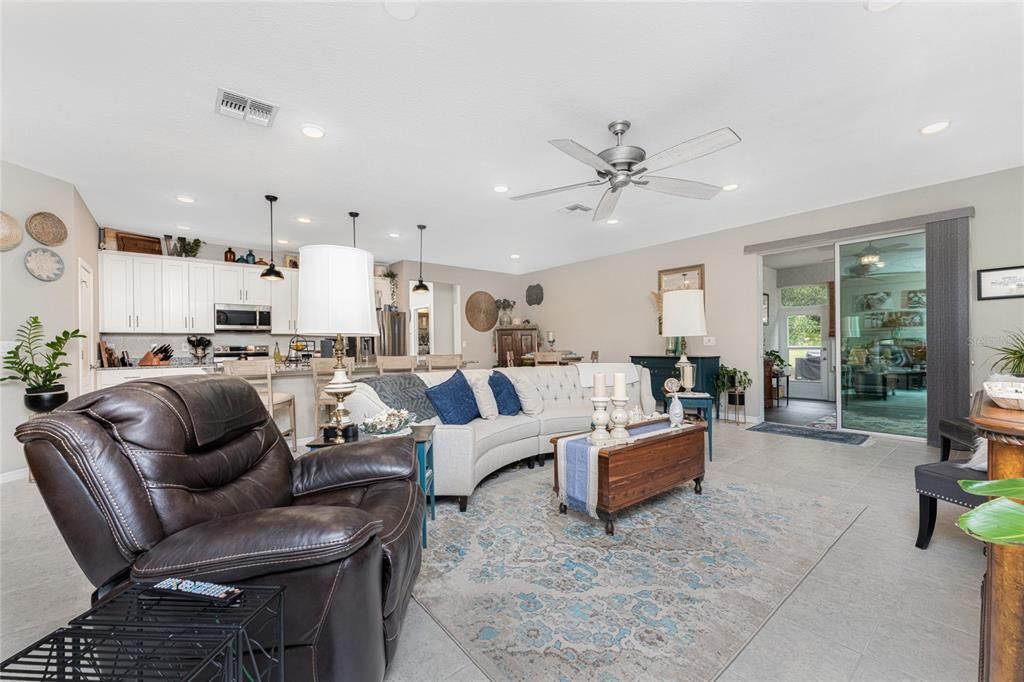 待售: $495,000 (3 贝兹, 2 浴室, 2208 平方英尺)