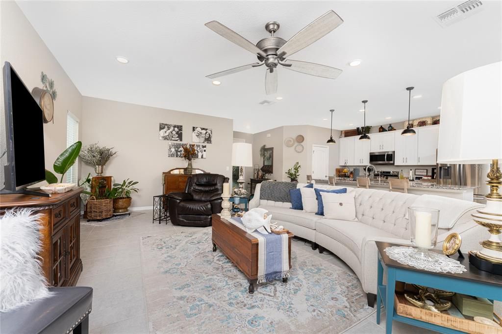 待售: $495,000 (3 贝兹, 2 浴室, 2208 平方英尺)