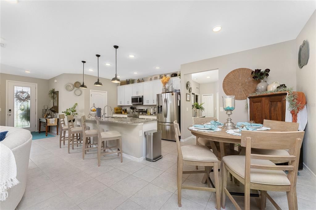 待售: $495,000 (3 贝兹, 2 浴室, 2208 平方英尺)