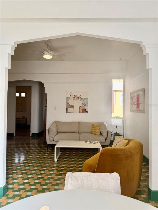 出租: $2,700 (3 贝兹, 1 浴室, 0 平方英尺)