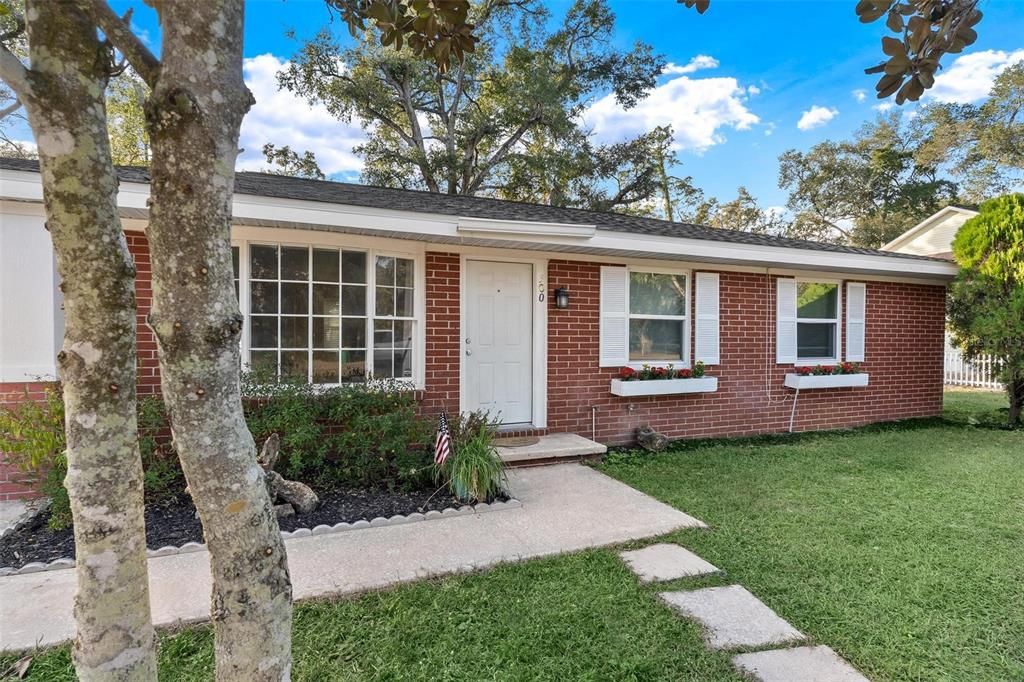 For Sale: $259,900 (3 beds, 2 baths, 1325 Square Feet)