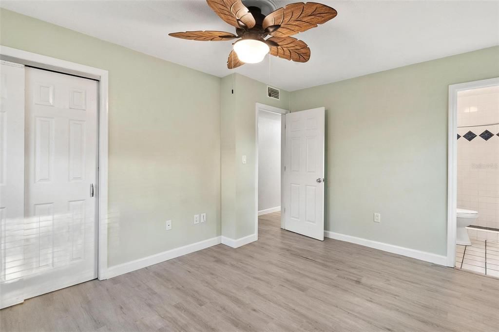 For Sale: $259,900 (3 beds, 2 baths, 1325 Square Feet)