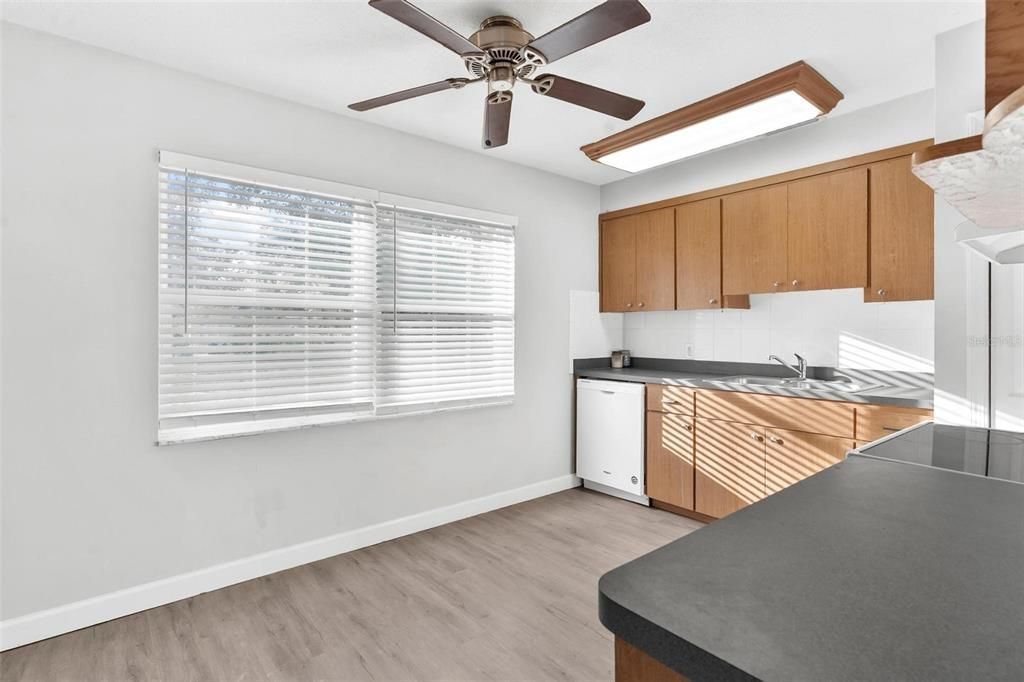 For Sale: $259,900 (3 beds, 2 baths, 1325 Square Feet)