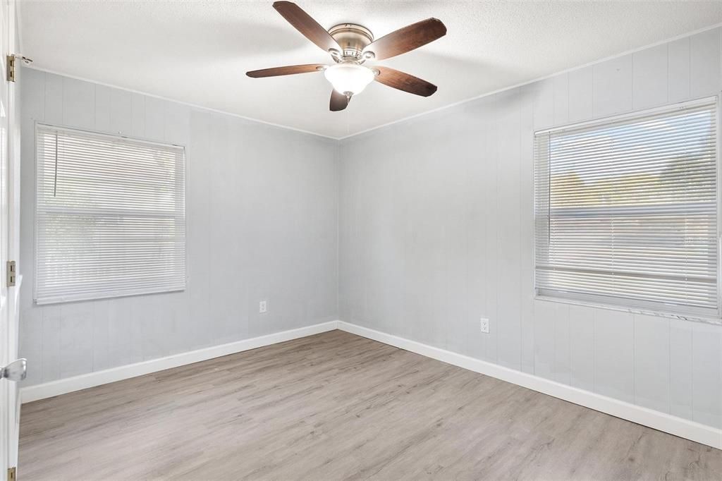 For Sale: $259,900 (3 beds, 2 baths, 1325 Square Feet)