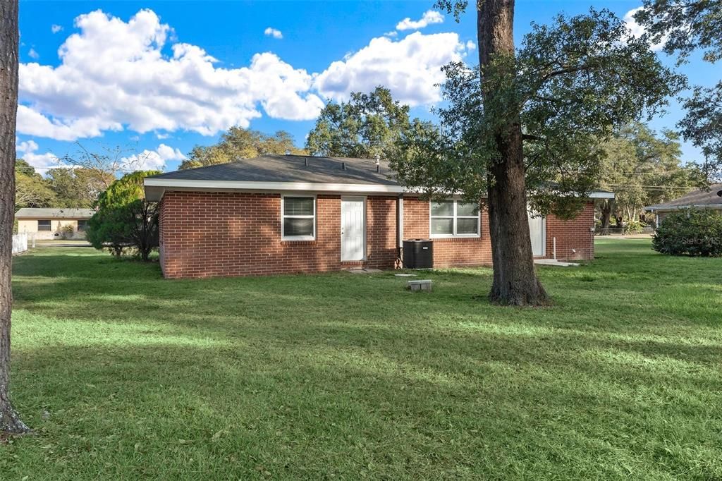 For Sale: $259,900 (3 beds, 2 baths, 1325 Square Feet)