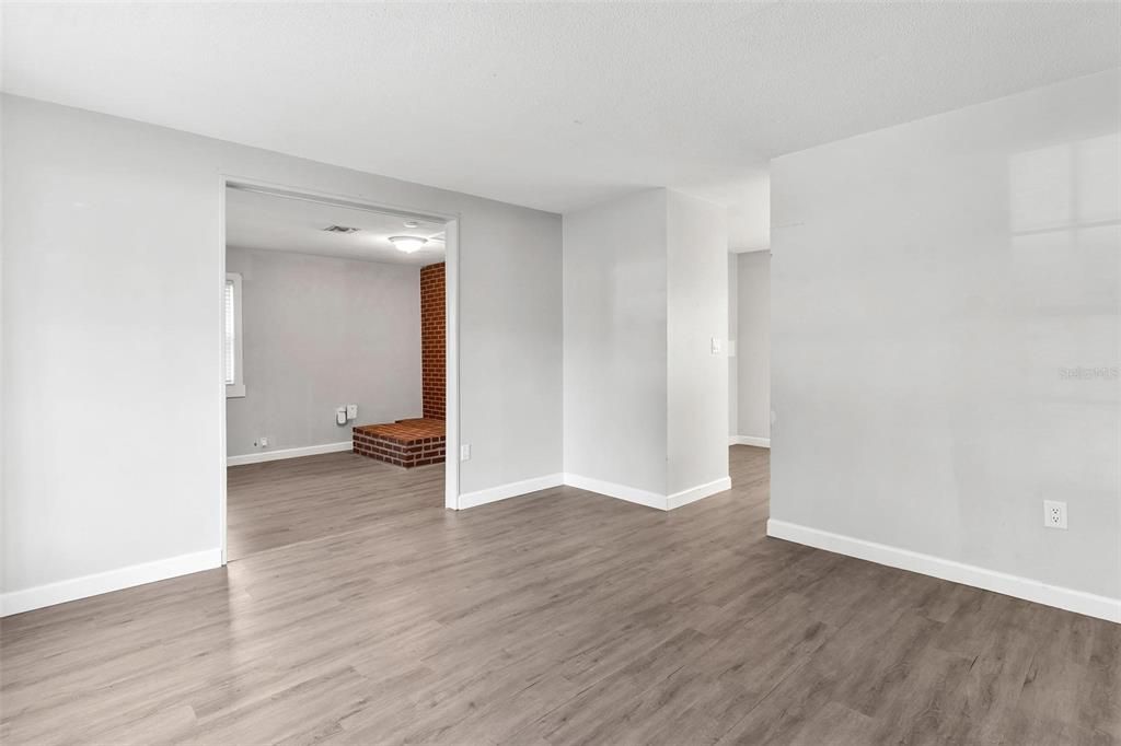 For Sale: $259,900 (3 beds, 2 baths, 1325 Square Feet)