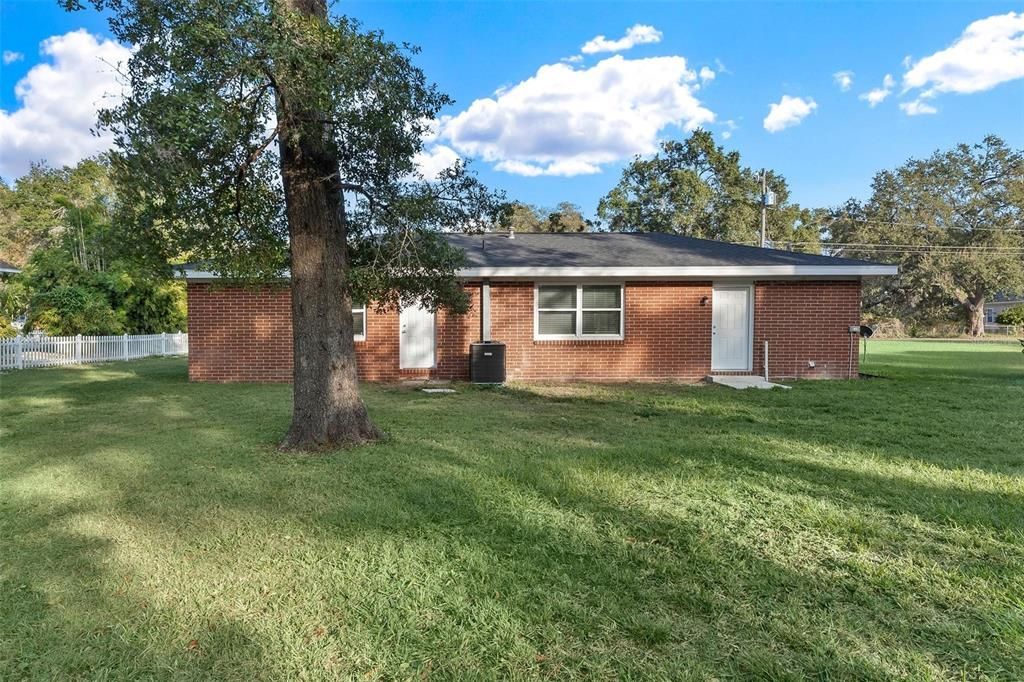 For Sale: $259,900 (3 beds, 2 baths, 1325 Square Feet)