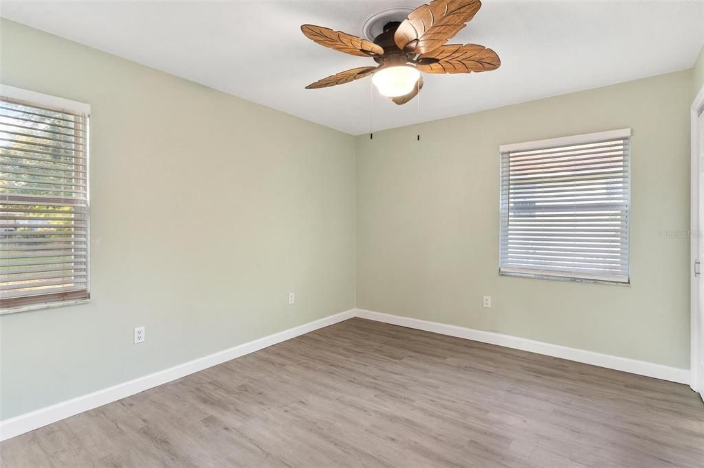 For Sale: $259,900 (3 beds, 2 baths, 1325 Square Feet)