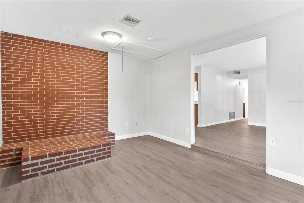 For Sale: $259,900 (3 beds, 2 baths, 1325 Square Feet)