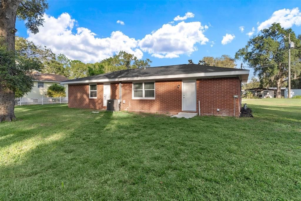 For Sale: $259,900 (3 beds, 2 baths, 1325 Square Feet)