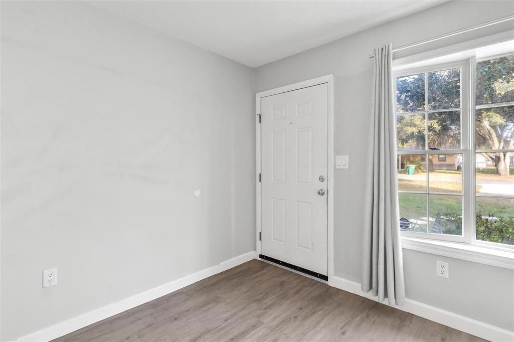 For Sale: $259,900 (3 beds, 2 baths, 1325 Square Feet)