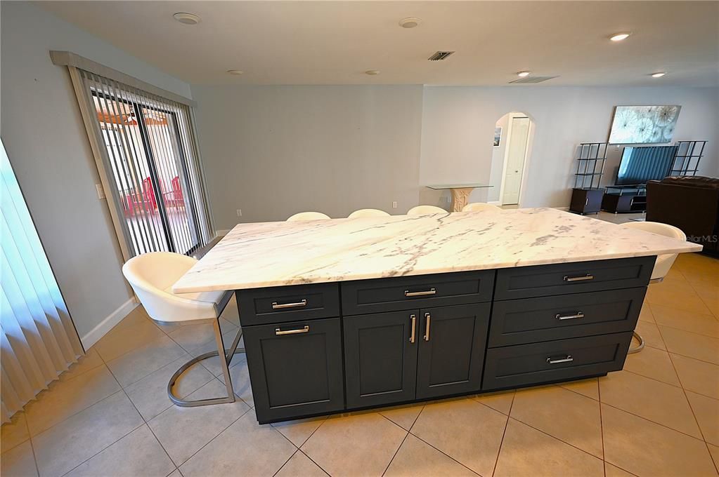 待售: $320,000 (3 贝兹, 2 浴室, 1770 平方英尺)