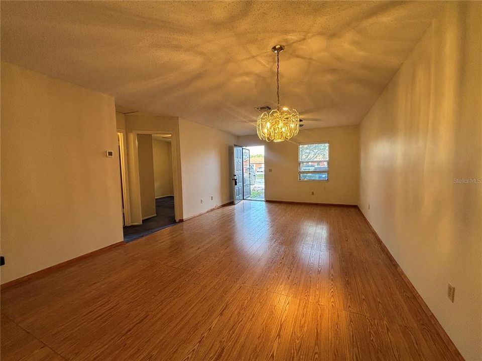 En Venta: $185,000 (2 camas, 2 baños, 875 Pies cuadrados)