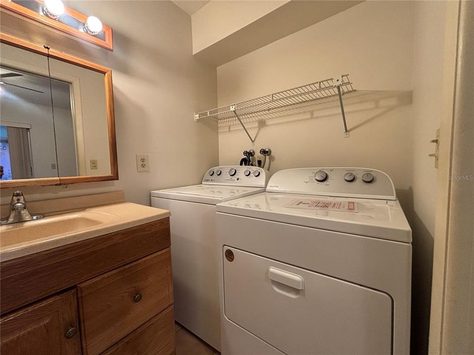 En Venta: $185,000 (2 camas, 2 baños, 875 Pies cuadrados)